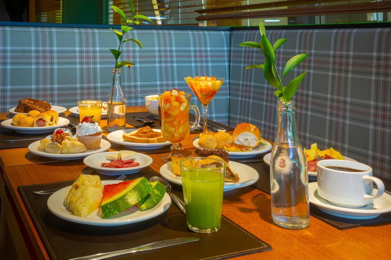 Hotel Laghetto Vivace Канела Екстериор снимка