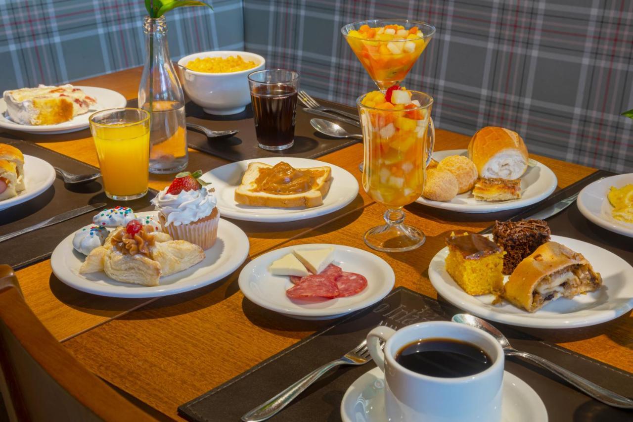 Hotel Laghetto Vivace Канела Екстериор снимка