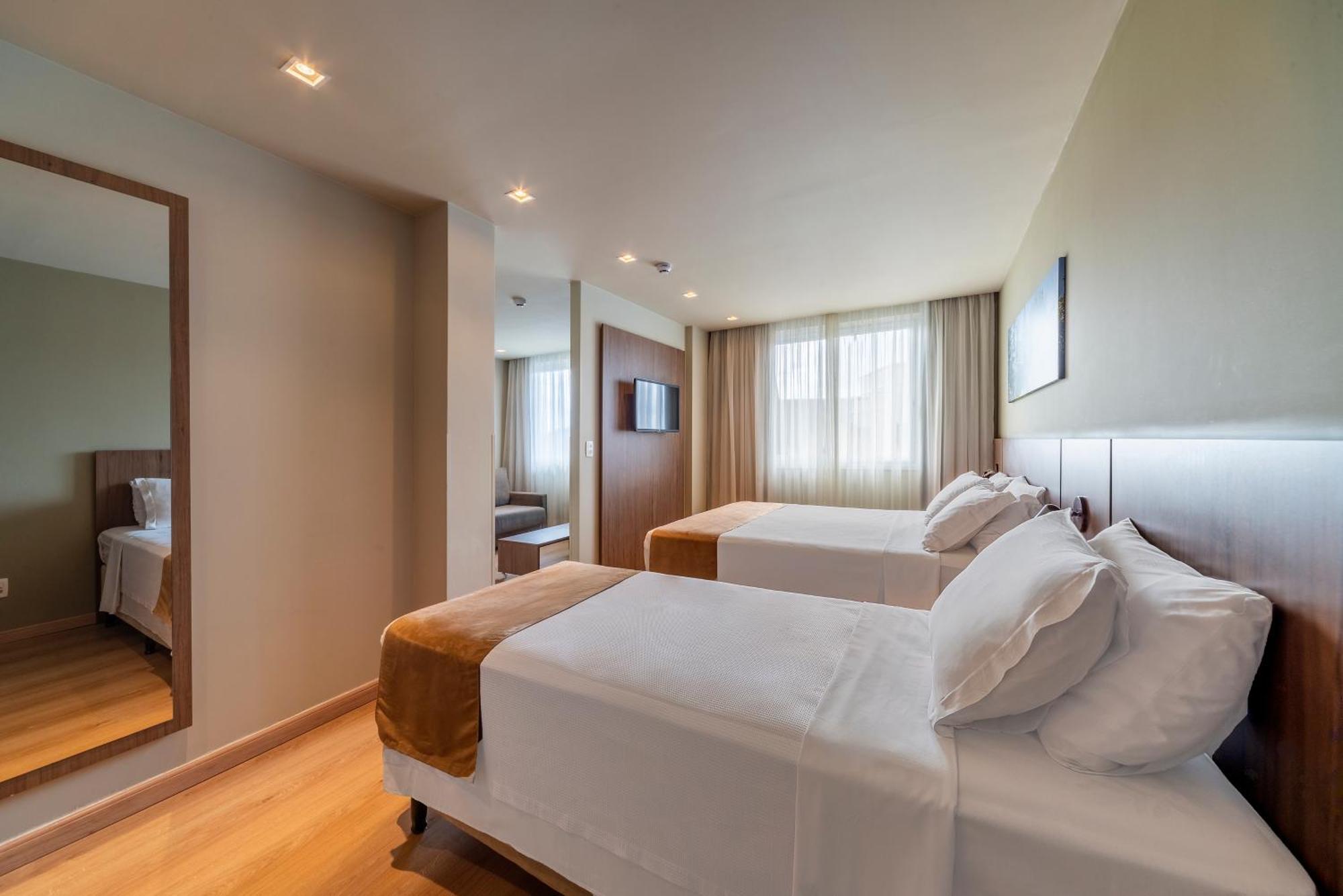 Hotel Laghetto Vivace Канела Екстериор снимка