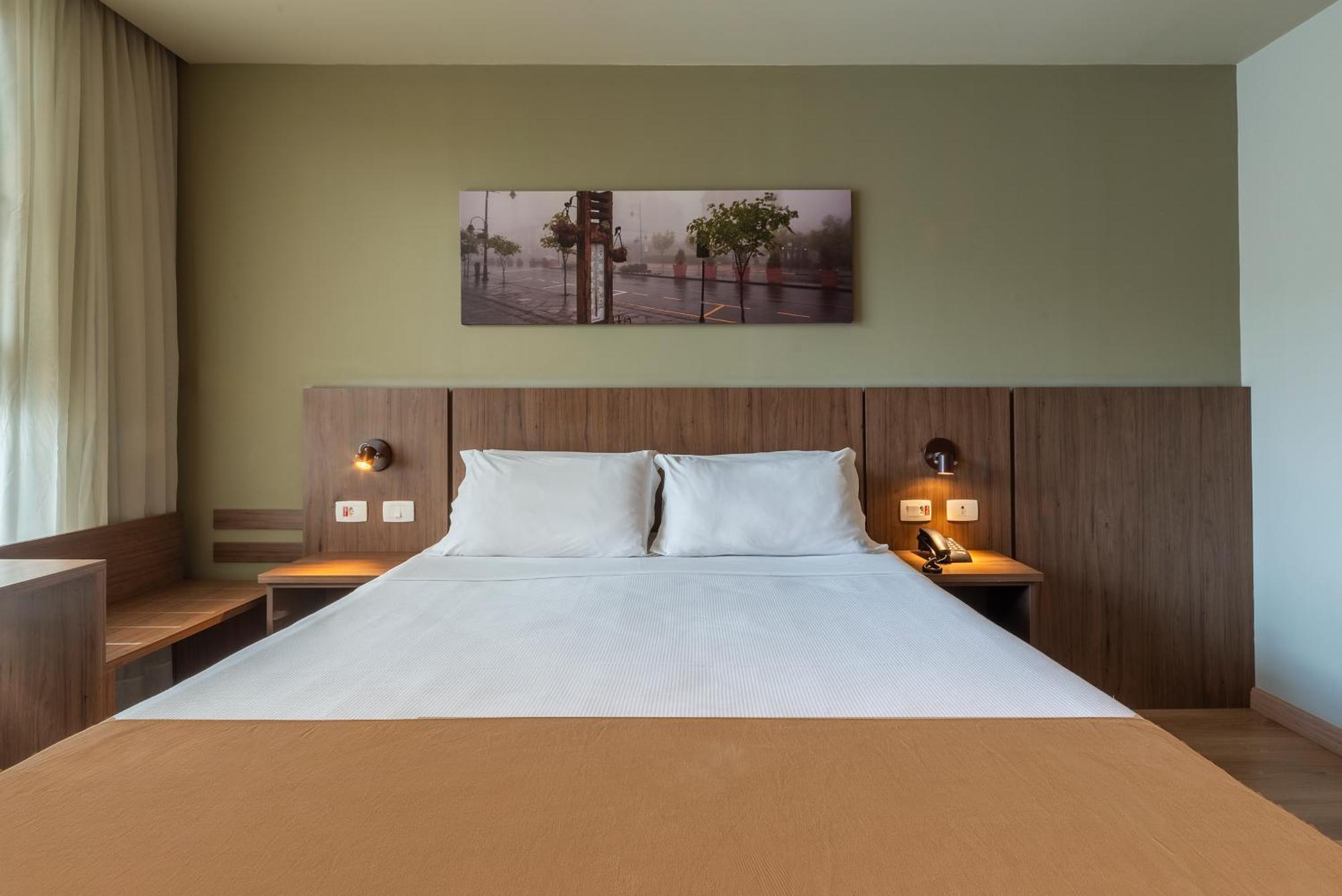 Hotel Laghetto Vivace Канела Екстериор снимка