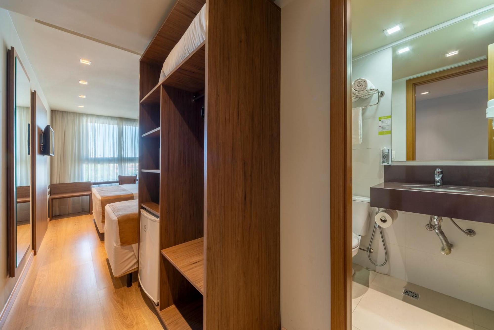 Hotel Laghetto Vivace Канела Екстериор снимка